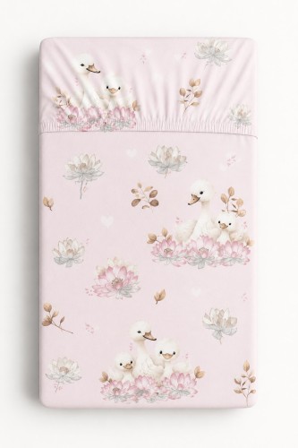 Prześcieradło bawełniane z gumką do łóżeczka 120x60 cm - Little Swans