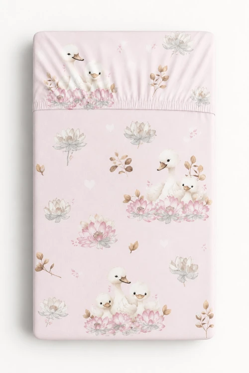 Prześcieradło bawełniane z gumką do łóżeczka 120x60 cm - Little Swans