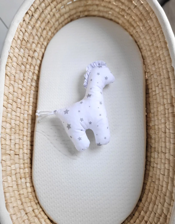 Konik LUCKY miękka maskotka z bawełny dla niemowląt - Mini gwiazdki szare